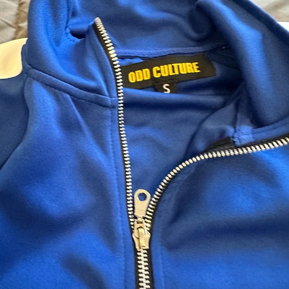 Blue and white men’s sweatsuit - Picture 6 of 7